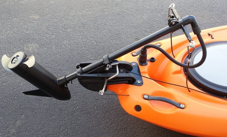 5 Best Trolling Motors For Kayaks- Guide Attach to inflatable kayak